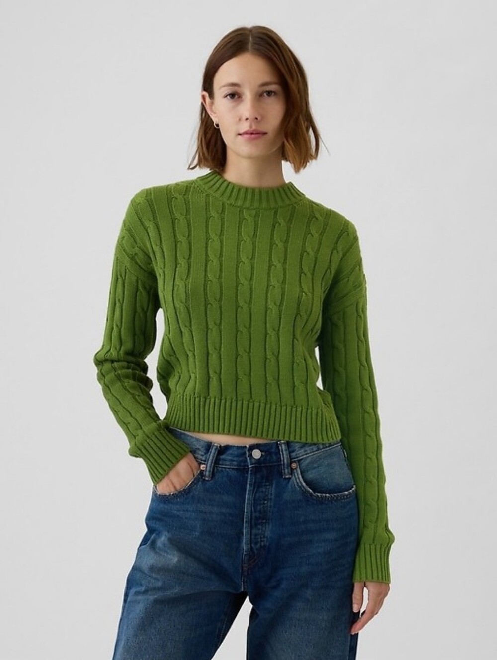 Cable-Knit Cropped Sweater - M